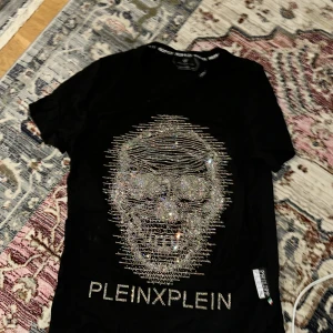 Philip plein - Sjukt snygg T-shirt knappt använd 