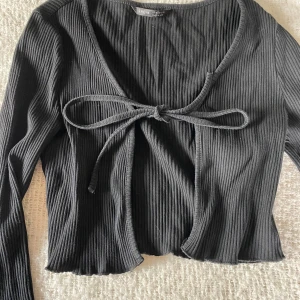 Kofta  - Köpt från shein, bra kvalite jätte gullig att ha till ett linne