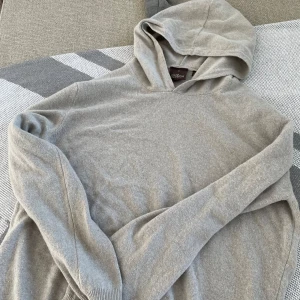 Oscar jacobson cahmire hoodie - Storlek M, skön hoodie till hösten🔥
