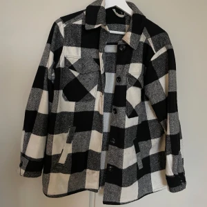 Kappa - Fin kappa till vår/höst, använd Skriv för fler bilder 