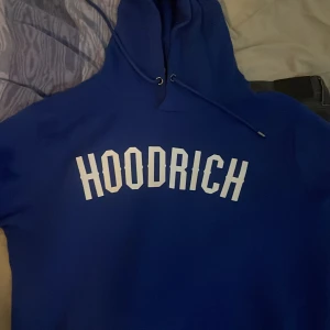 Hoodrich hoodie - Använd 1 gång storlek S pris går diskutera 