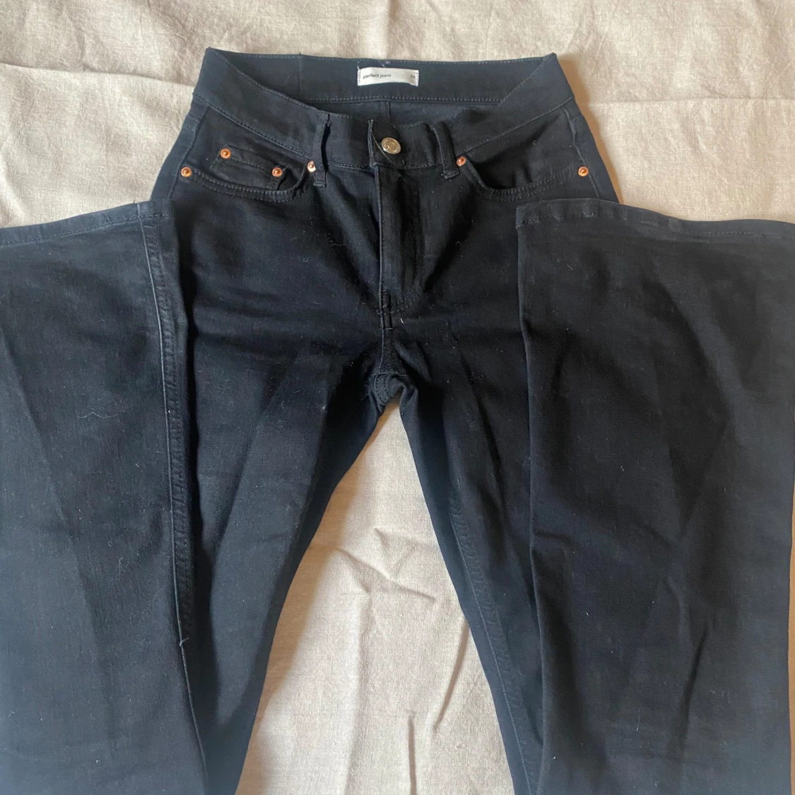 Svarta jeans från gina tricot!💘