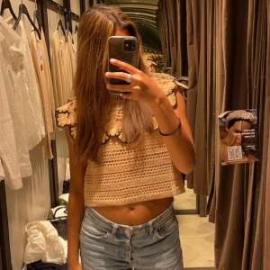 Stickad zara topp - Stickad topp som knappt är använd💓