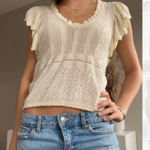 Söt zara topp - säljer då den inte kommer till användning och jag rensar ut min garderob ❤️