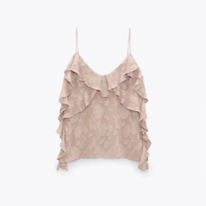 Slutsåld zara topp!! Jag har sytt up axelbanderna men det är inget man ser ut för bara så att toppen sitter bättre!🥰 tar annars 2 sekunder att sprätta upp det. - Bra skick, inga defekter!