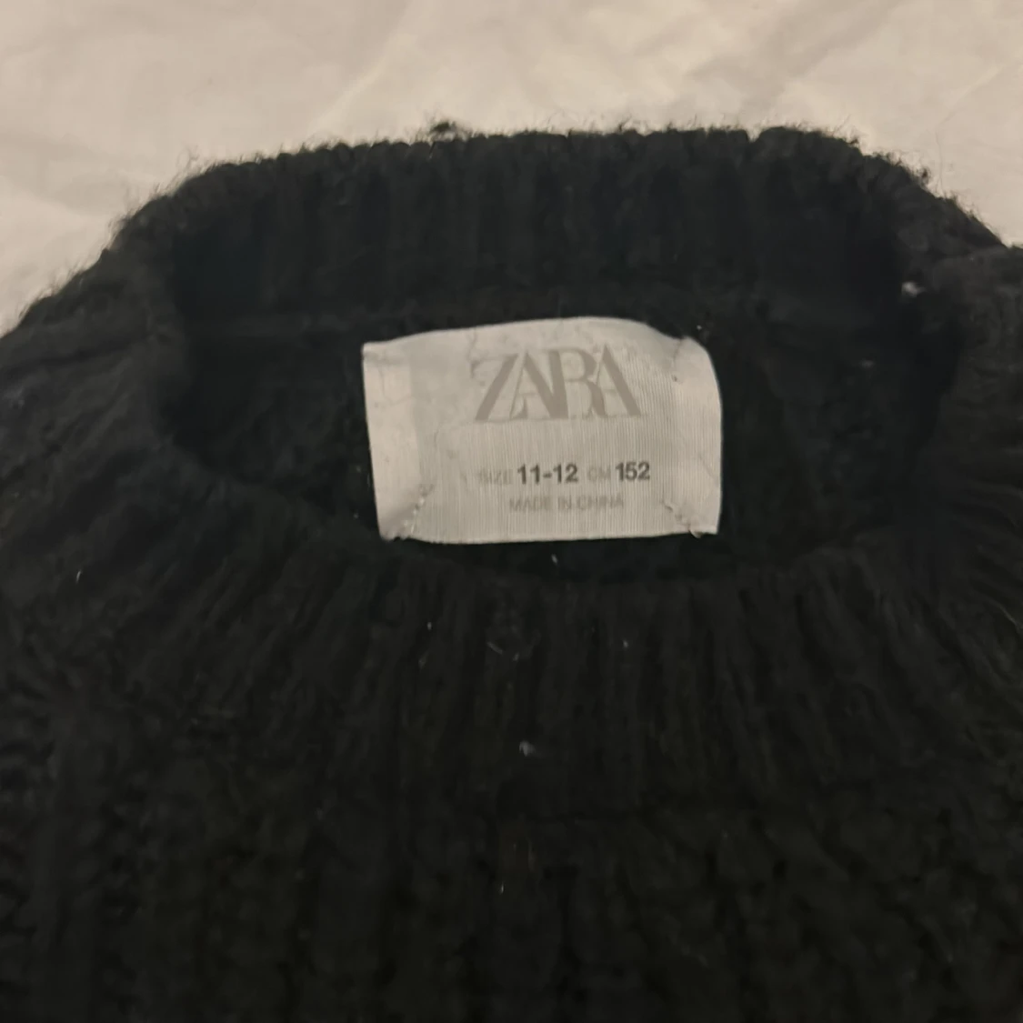 Svart stickad tröja från Zara - 90