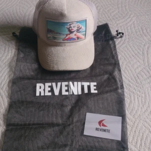 Revenite keps - Velvet keps från revenite 