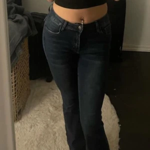 Blå jeans - Säljer dessa bootcut jeans då dem börjar bli för små!