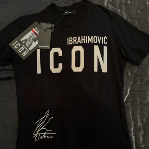 Dsquard T-shirt - Zlatan edition  - Zlatan Ibrahimovic -Dsquard2 T-shirt  Storlek XL men passar M