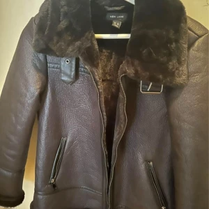 Jacka  - Storlek 34 som ny knappt använd 