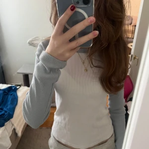 Brandy topp - Brandy Melville tröja, I jätte bra skick 💗passar mig som har storlek xs/s