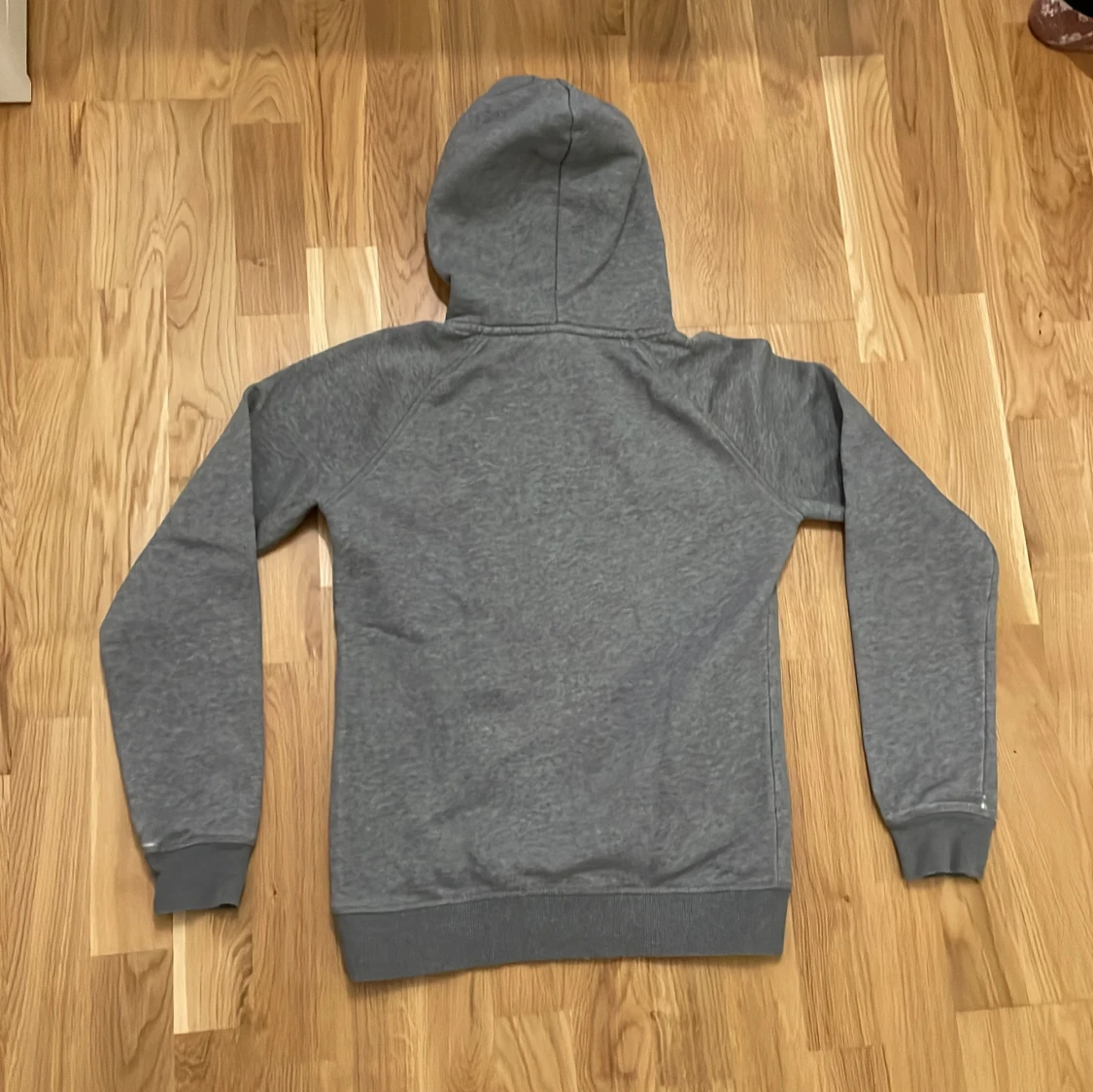 Grå zip-up tröja från GANT - 90