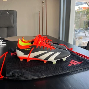 Adidas Predator - Adidas predator i mycket bra skick! Storlek 41 1/3. Påse tillkommer!