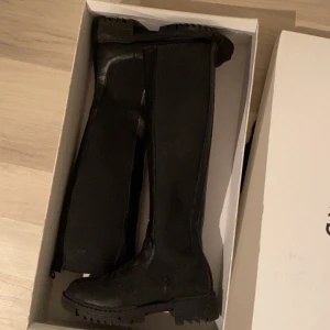 Höga boots - Jättefina boots från nakd, nyskick🤍🤍