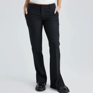 Kostymbyxor  - Från bikbok men för små för mig, fint skick🩷