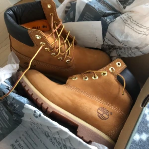 Timberlands känga - Timberlands boots i storlek 38 helt nya oanvända   Nypris 1899kr, mitt pris 1200kr. Kan diskuteras vid snabb affär