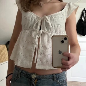 Jättesöt vit topp gina tricot - Jättefin och slutsåld! Nyskick 💓💓