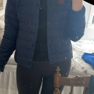 Uniqlo jacka - Jättefin uniqlo jacka i nyskick ❣️ Säljer då den är för liten för mig Nypris 800kr