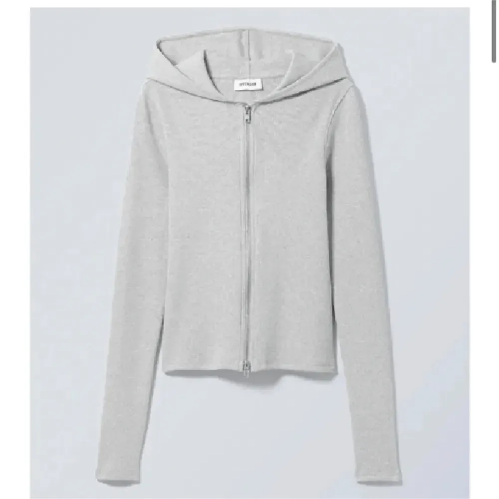 Aldrig använd!! Nypris 479kr. Hoodies.