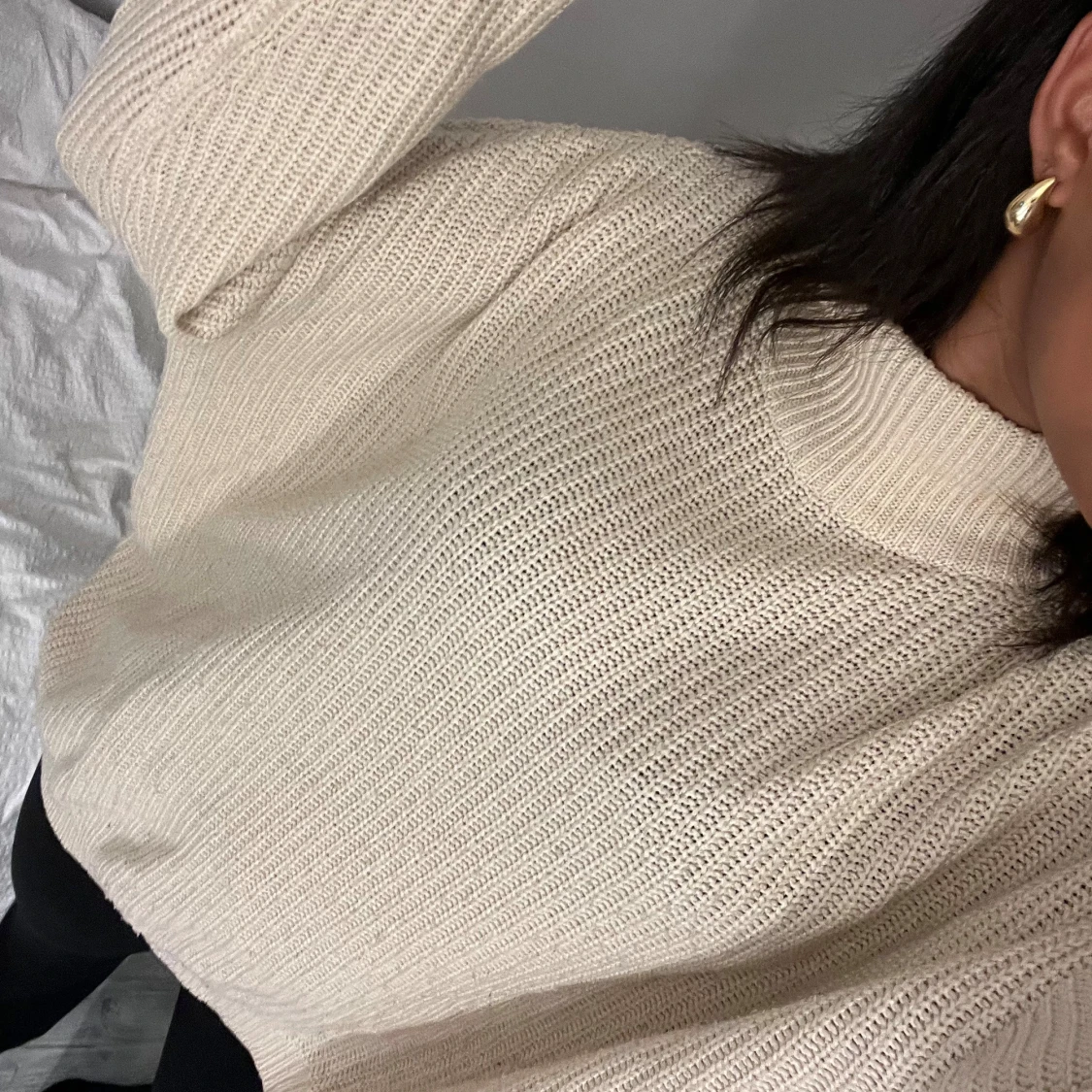 Beige stickad tröja 