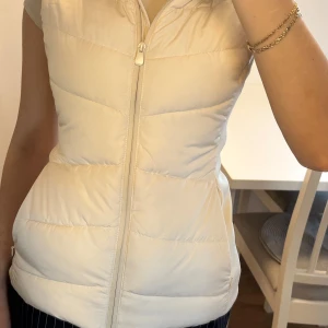 Zara väst storlek S - Zara väst storlek S