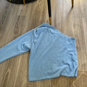 Enärmad topp - Jätte bra skick, använd fåtal gånger. 🩷🩷