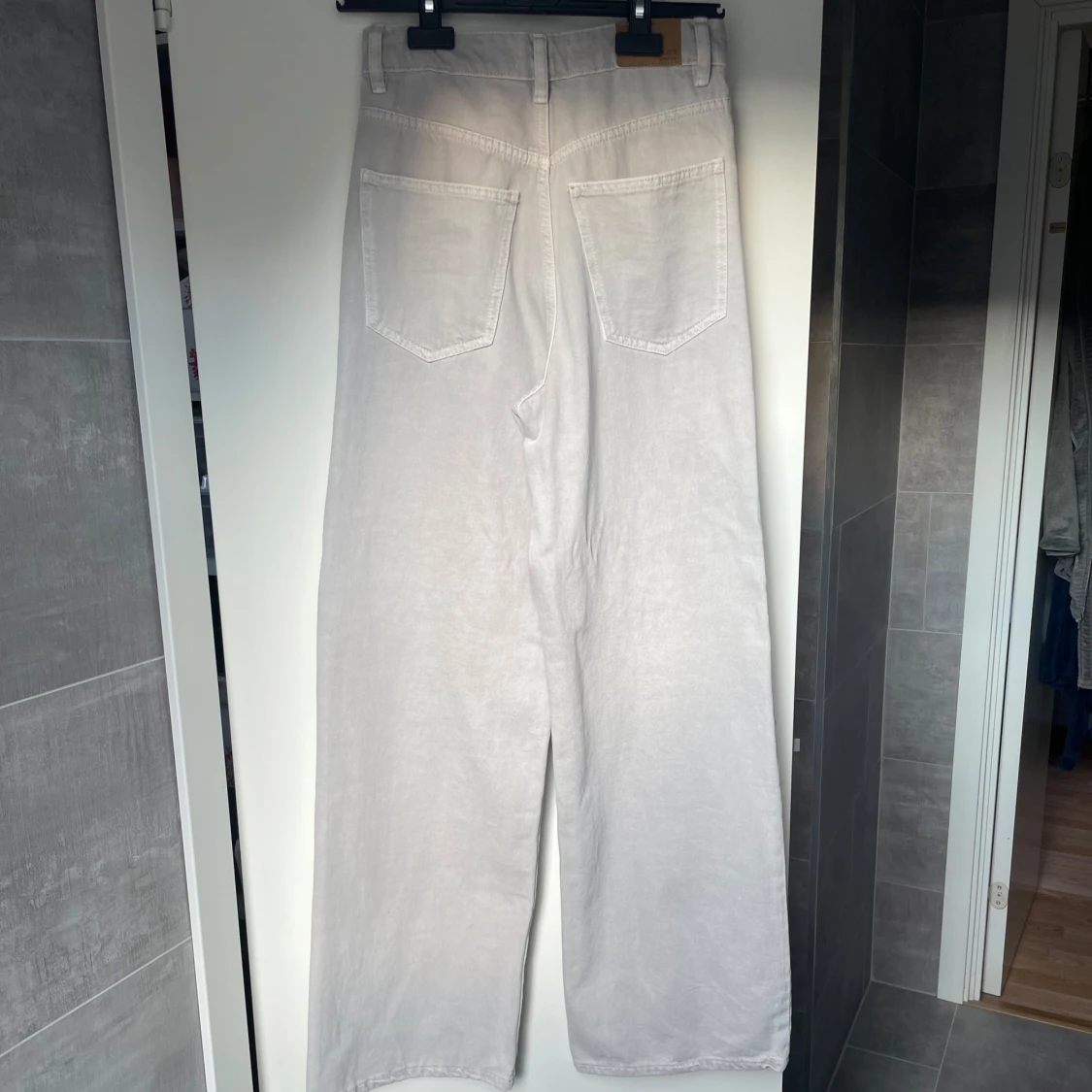 Grå jeans från Gina Tricot! - 90