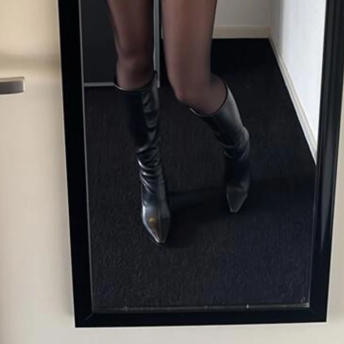 Svarta klackarskor  - 92