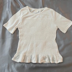 Smockad topp - Helt oanvänd och i perfekt skick.💕