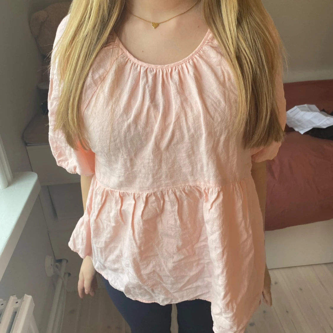 Rosa blus med öppen rygg - 90