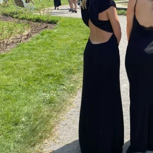 Klänning  - Säljer min fina balklänning! Använd 1 gång