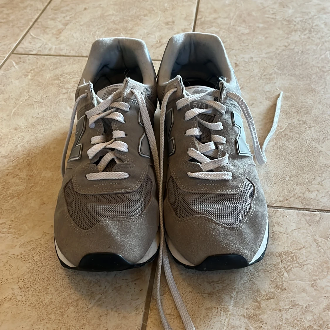 Grå sneakers från New Balance - 1