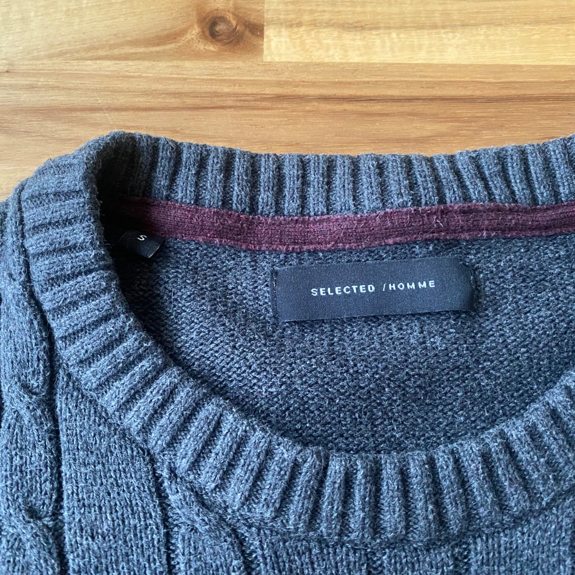 Grå stickad tröja från Selected Homme - 2