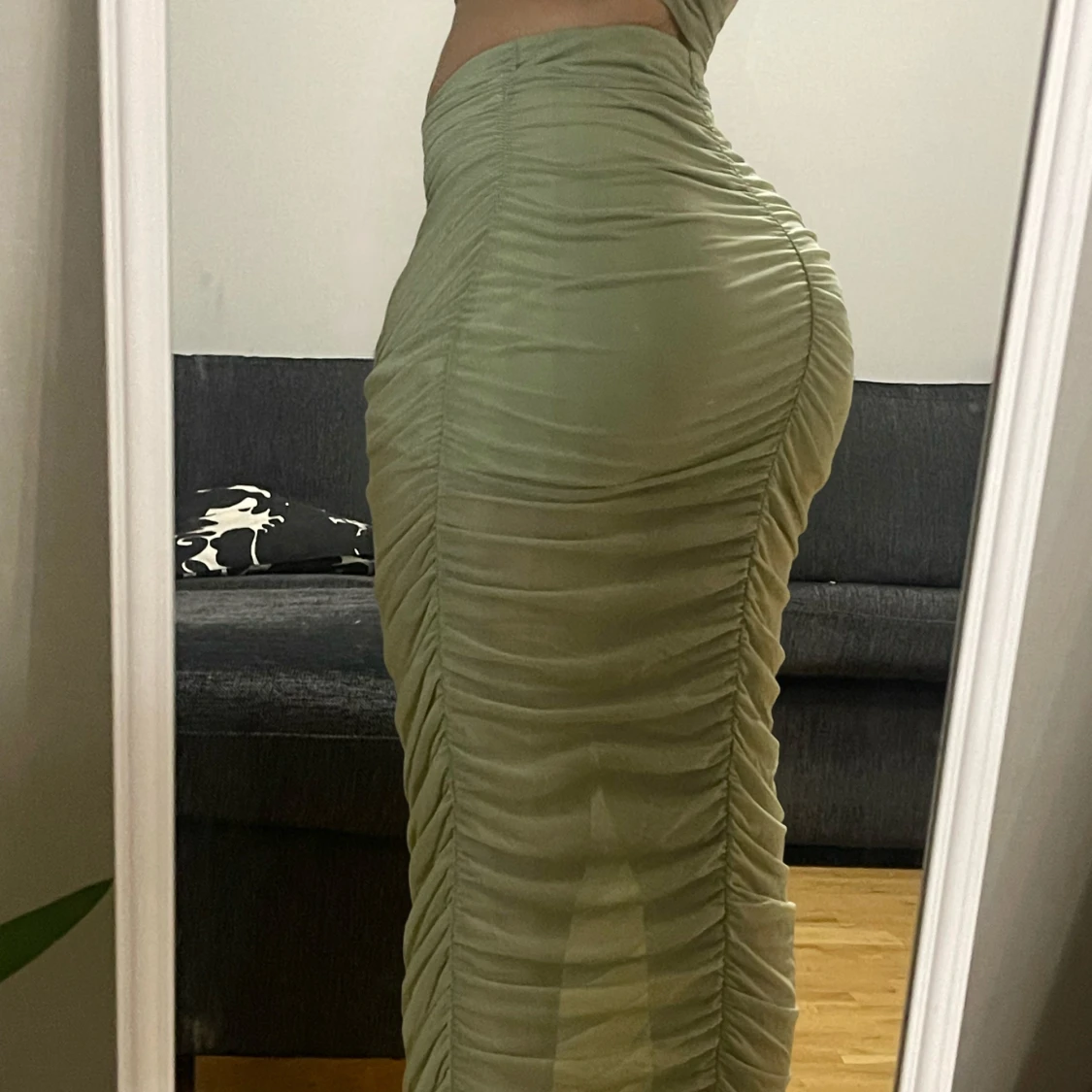 Grön offshoulder klänning - 1