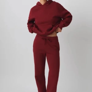  mjukisbyxor - Säljer mina vinröda mjukis byxor från Gina för jag har tröttnat