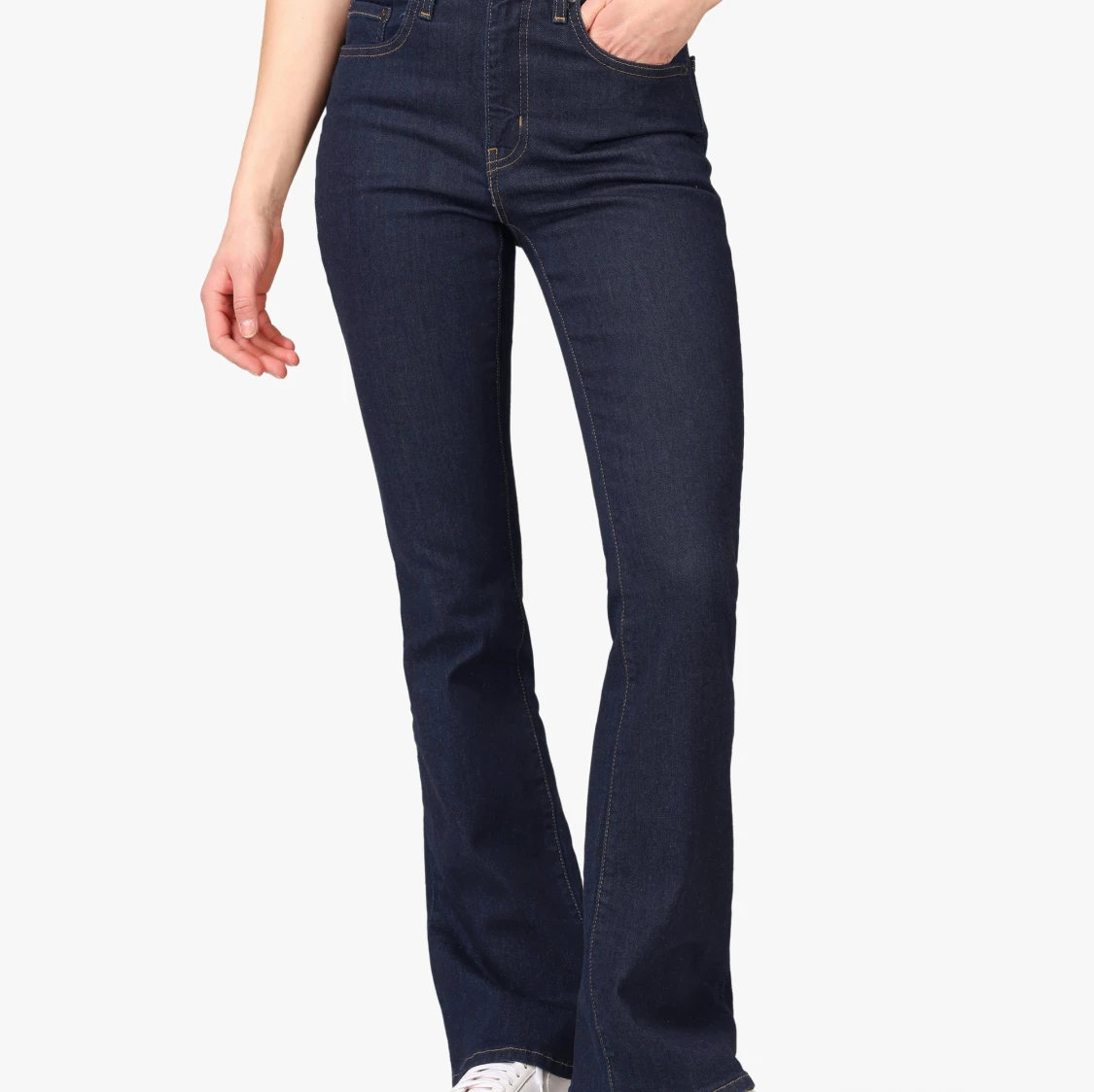 Mörkblå bootcut jeans från Levi's