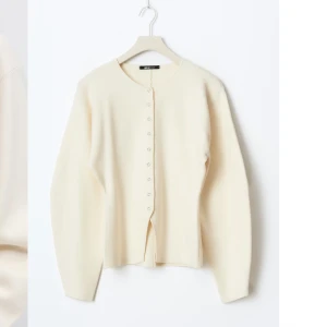 Tröja, Gina Tricot  - Storlek XS, använd endast en gång o säljer då den inte kommer till användning. Skicka meddelande för mer bilder. 