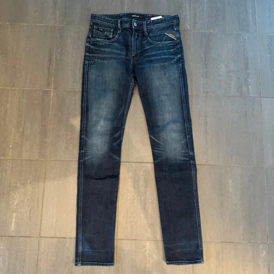 Mörkblå jeans från Replay - 1