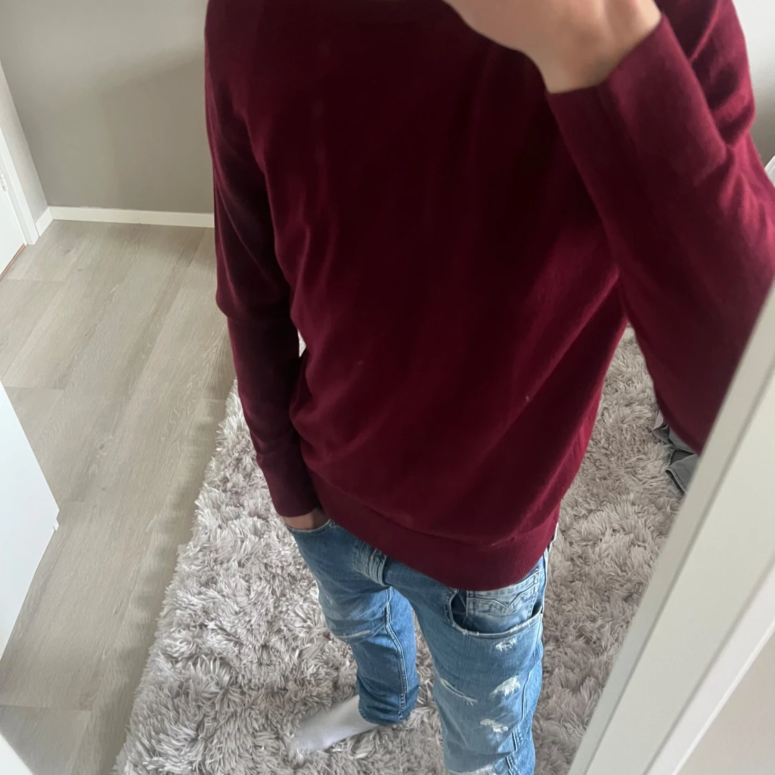 Vinröd tröja från Uniqlo - 1