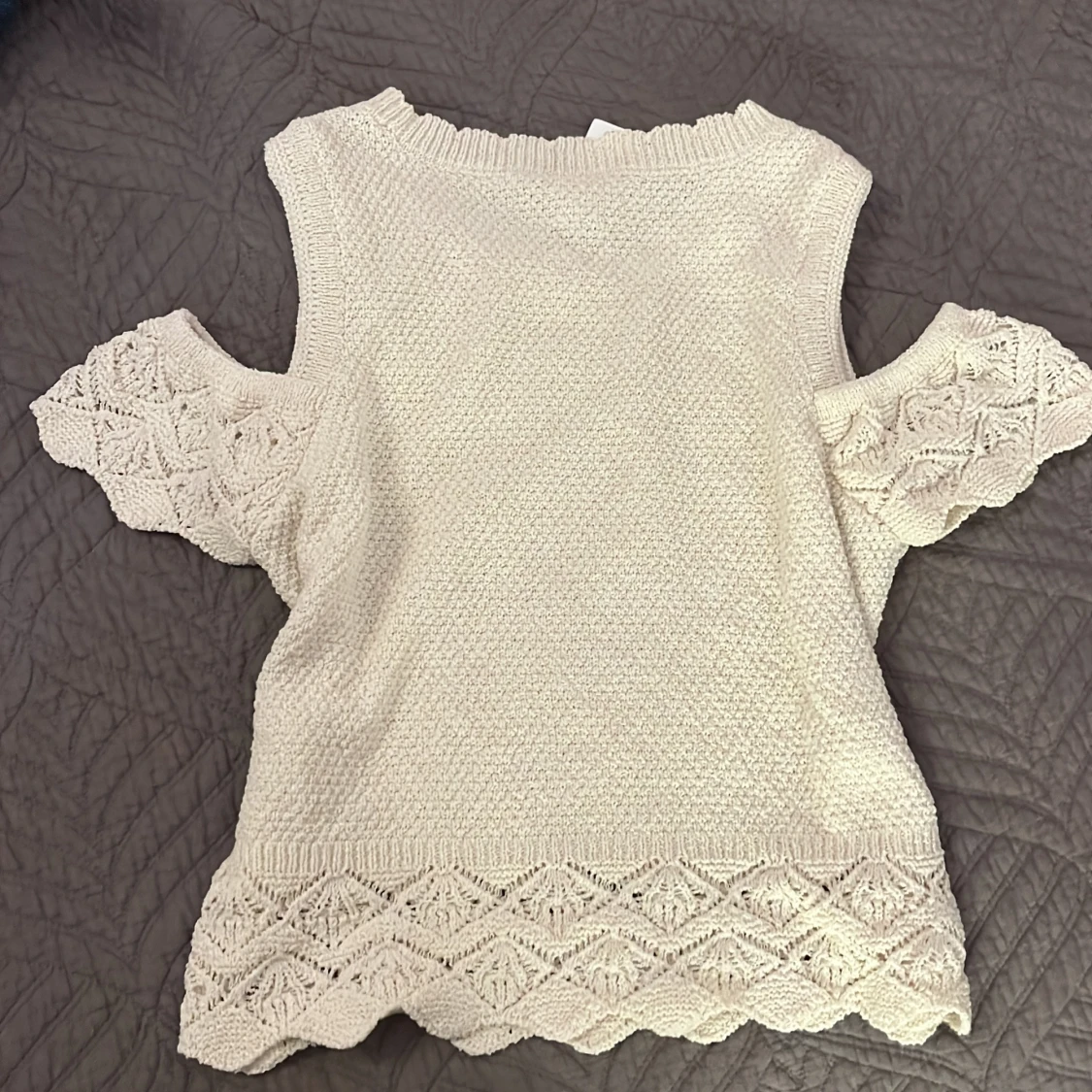 Beige stickad topp från Lindex - 1