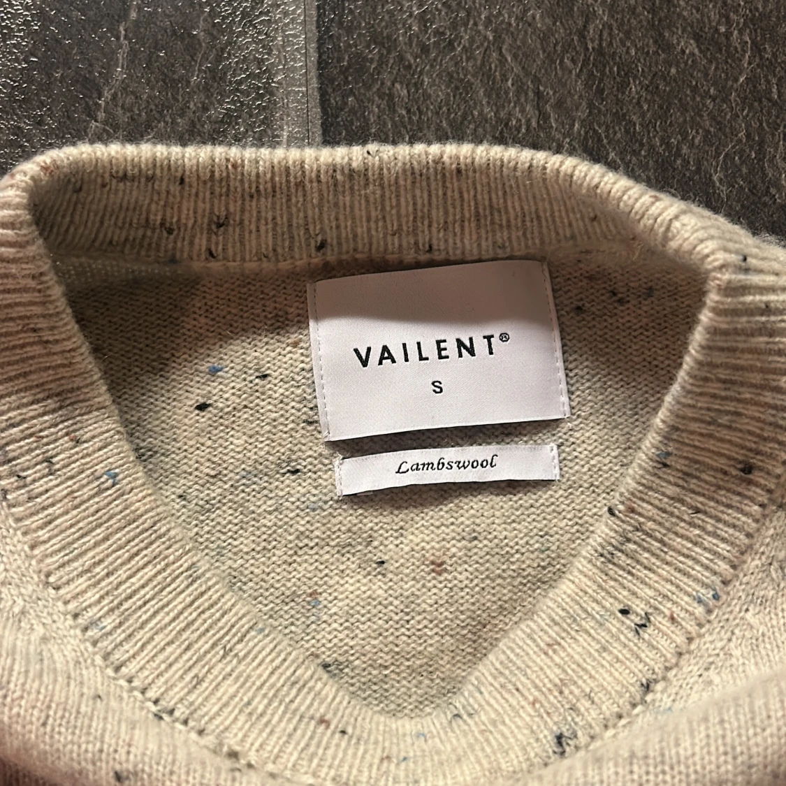 Beige tröja från Vailent - 1