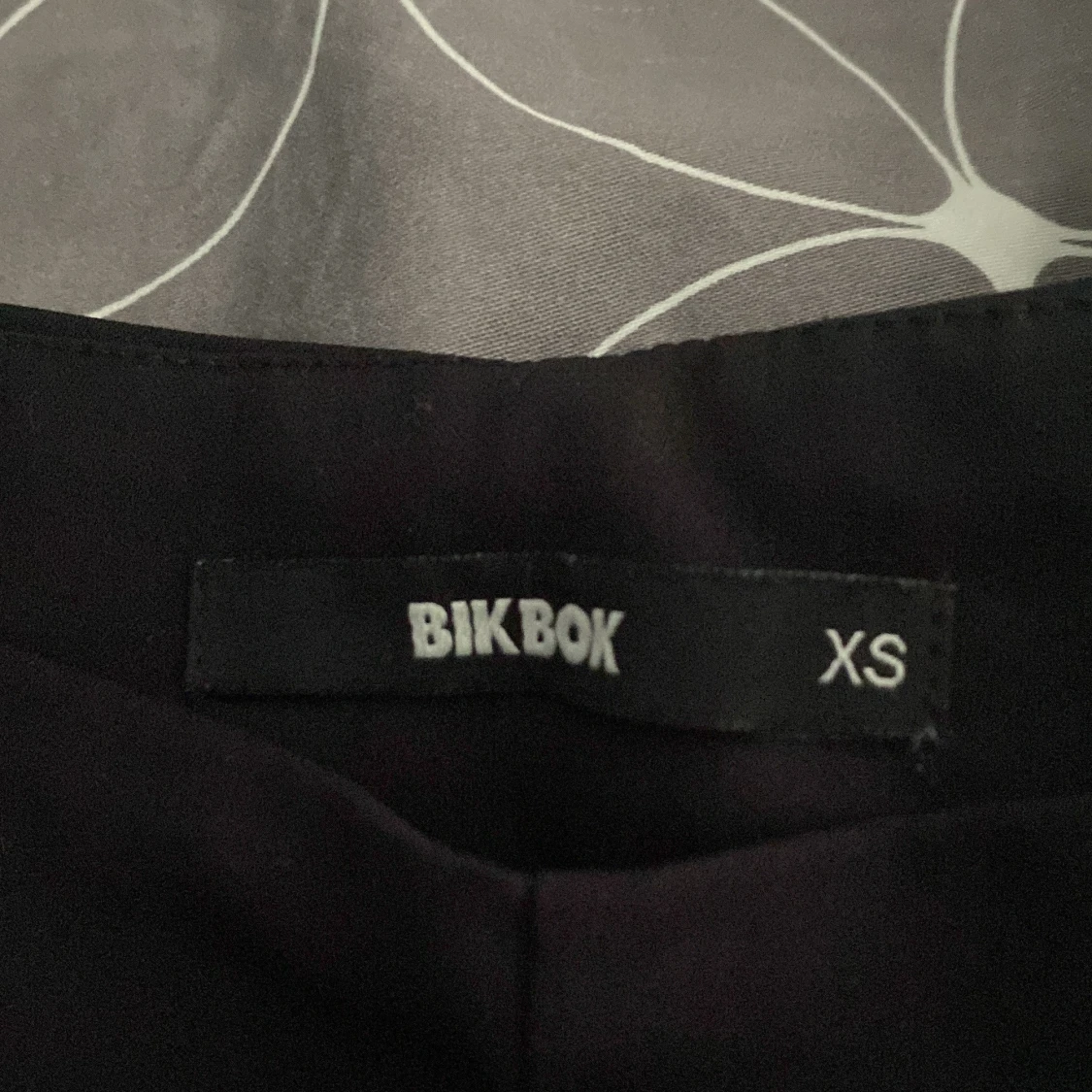 Svarta kostymbyxor - 1