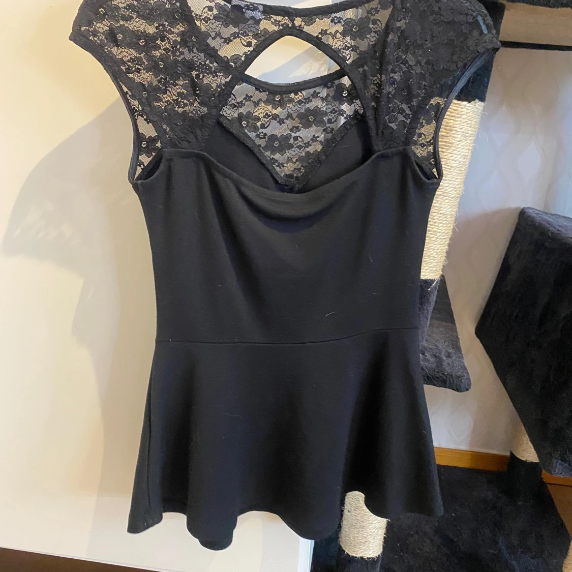 Svart topp från gina Tricot - 1