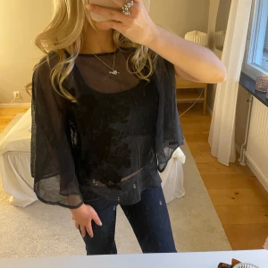 Mesh blus - Så snygg mesh blus, har linne under på bilderna💖💖L men sitter som en Xs/S