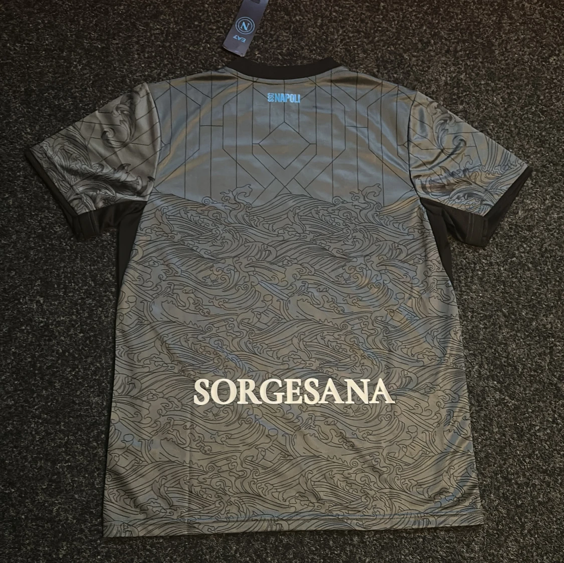 Grå och svart fotbollströja från EA7 - 2