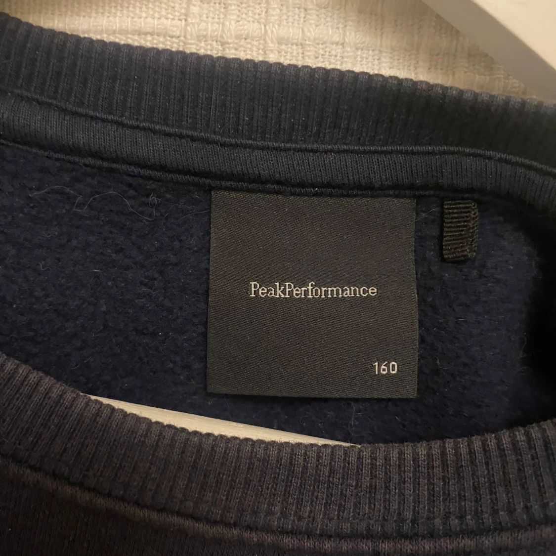 Mörkblå tröja från Peak Performance - 2