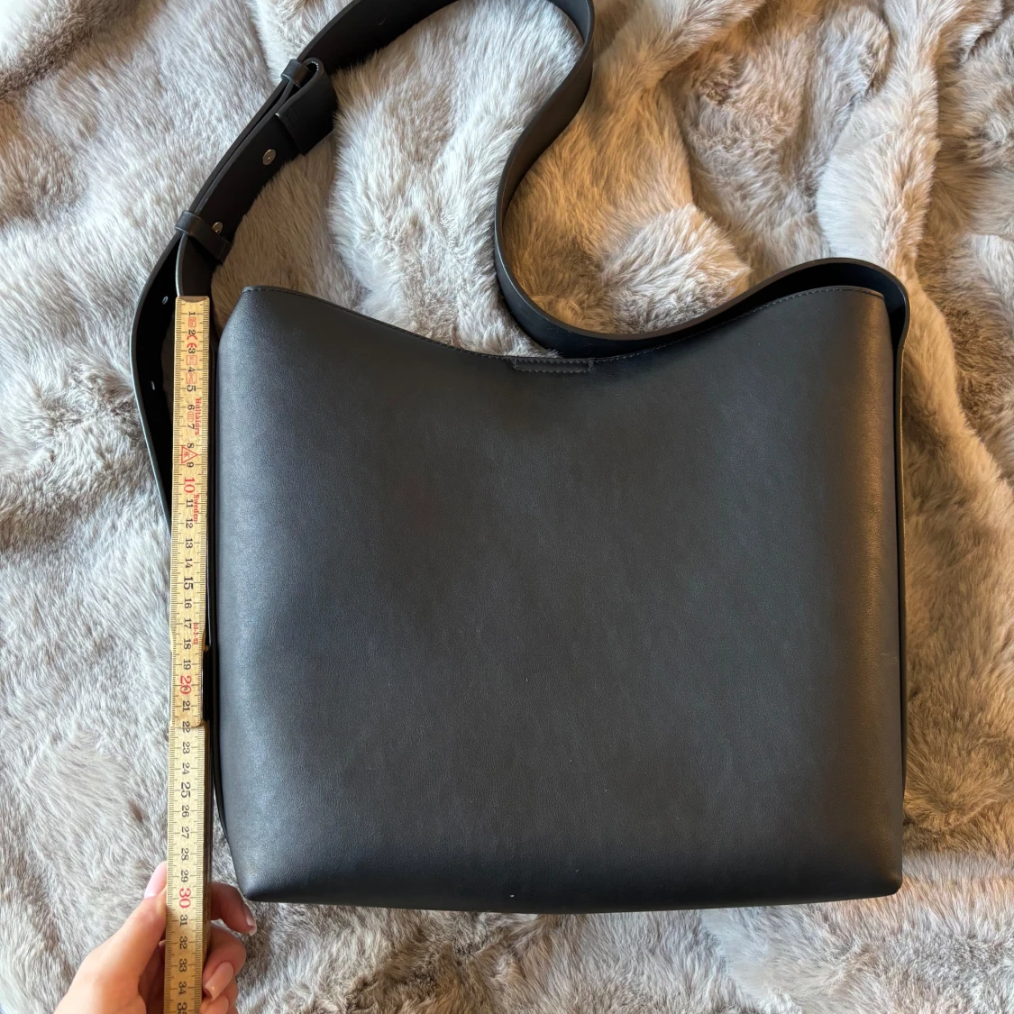 Svart axelväska  - 93