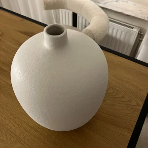 Stengods vas - Säljer min vas från Hemtex, super fin!