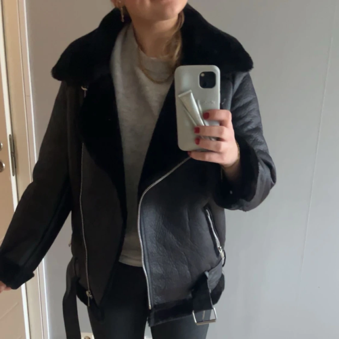 Svart skinnjacka med foder