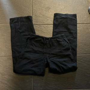 Gina tricot linnebyxor - Bra skick, stryks innan❤️